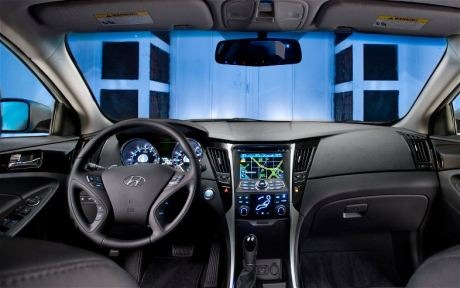 2012-Hyundai-Sonata-interior-dash-view