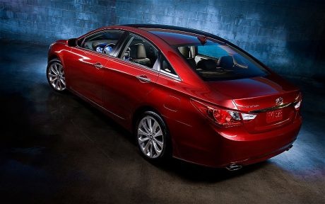 2012-Hyundai-Sonata-rear-view